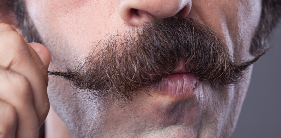 Coaching « apprendre à juger juste » : l’histoire de la moustache du capitaine