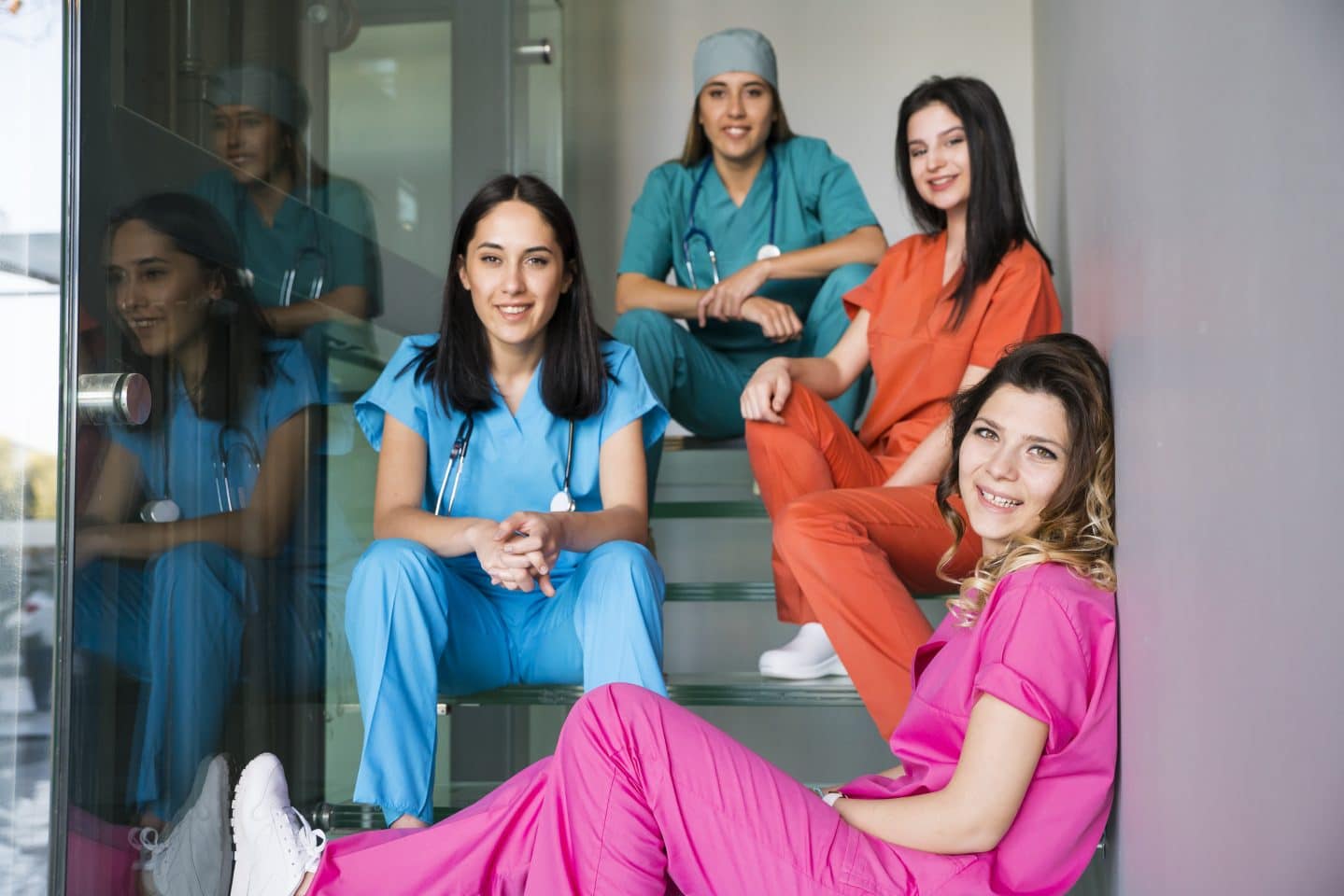 reconversion professionnelle, infirmière, infirmier, nouveau métier, santé, maladie, cabinet médecin libéral, privée, public, hôpital, hôpitaux ,chômage, salaire, aide-soignante, urgence, ambulance, service, Orient'Action vous accompagne dans votre projet de reconversion professionnelle