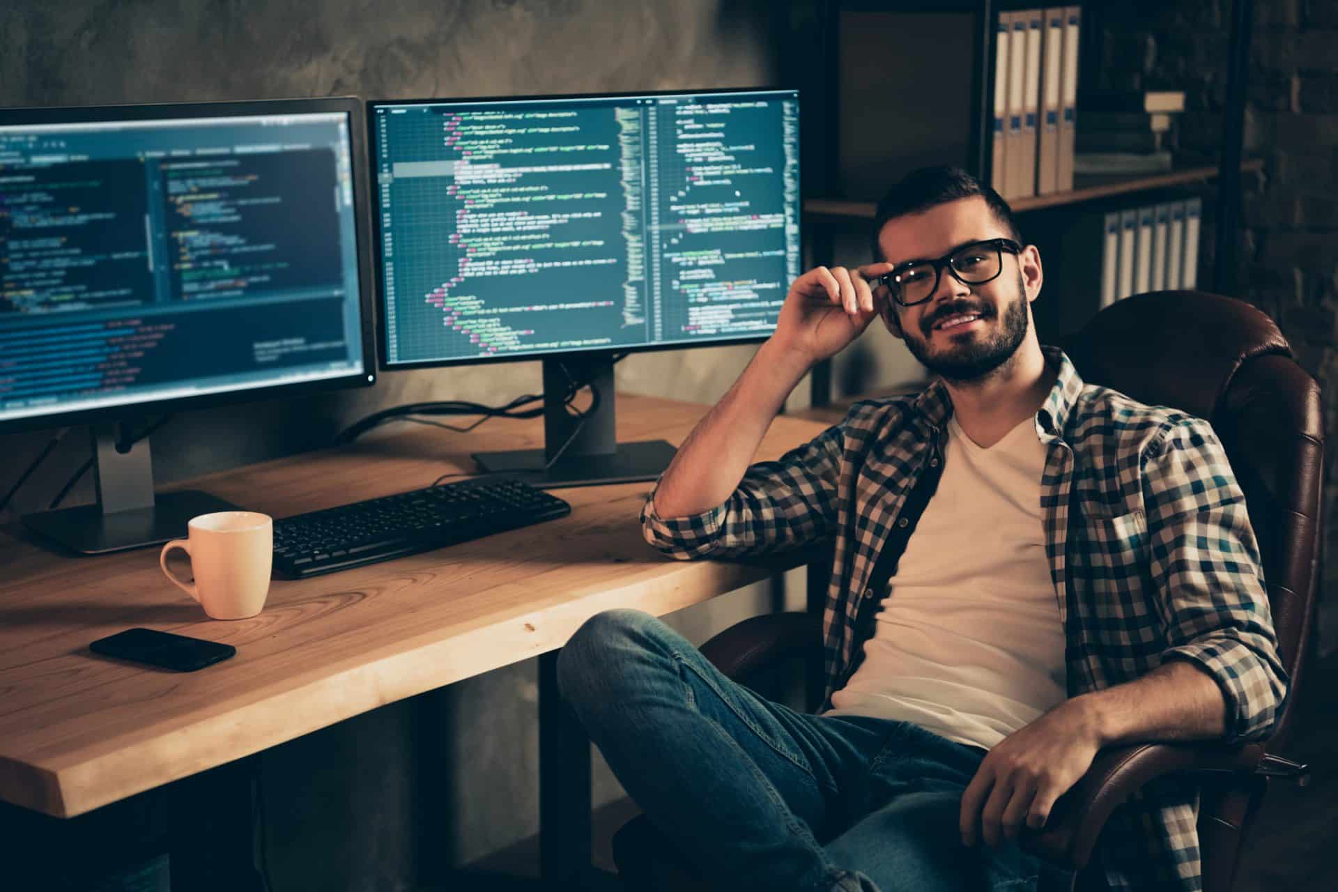 reconversion professionnelle dans l'informatique, secteur qui recrute, recrutement, métier, emploi, employeur, salarié, formation, domaine, création, ingénieur informatique, développeur web, analyste, bilan de compétence Orient'Action