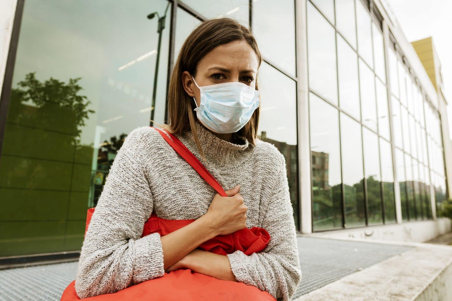 arrêt de travail, heure de sortie ,autorisation, médecin, contrôle, motifs, sanctions horaires, interdiction, maladie, CPAM, salariés, employés, employeur, direction, indemnités, assurance maladie, Orient'Action