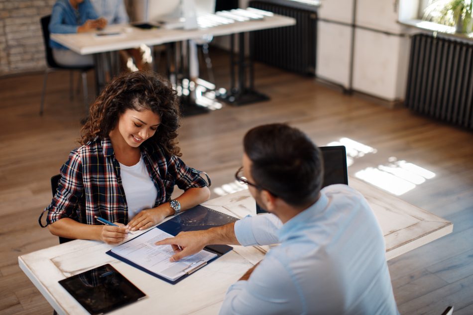 cabinet de recrutement, avantages, retrouver un emploi, postuler, candidater, offres d'emploi, entretiens d'embauche, se faire conseiller par Orient'Action pour trouver un emploi, faire un bilan de compétences
