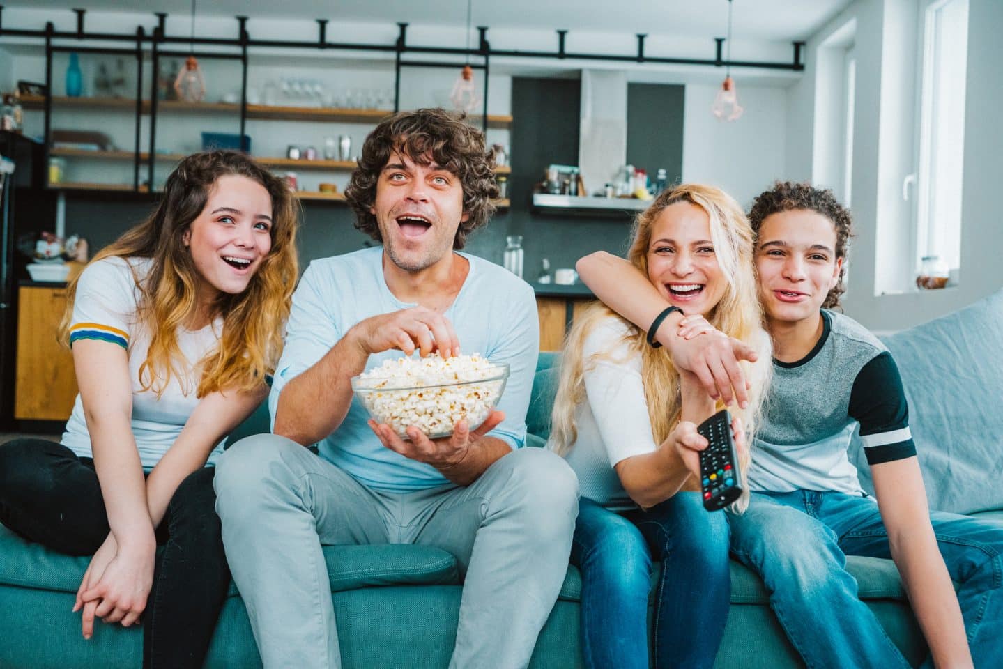 BILAN D'ORIENTATION : 10 TÉMOIGNAGES DE PARENTS QUI NOUS ONT FAIT CONFIANCE à Orient'Action, bilan jeune, bilan d'orientation scolaire, préparer l'avenir, choisir ses études, filière, métier artisanal, intellectuel, choix d'orientation, choisir un métier, faire appel à un expert Orient'Action