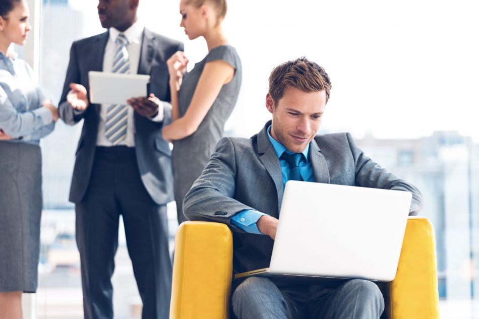 OUTPLACEMENT : LES 7 BÉNÉFICES D'UN COACHING DE RECHERCHE D'EMPLOI, reclassement, retrouver rapidement un emploi, sécuriser son évolution professionnelle, faire appel à Orient'Action pour se faire accompagner efficacement dans son retour à l'emploi