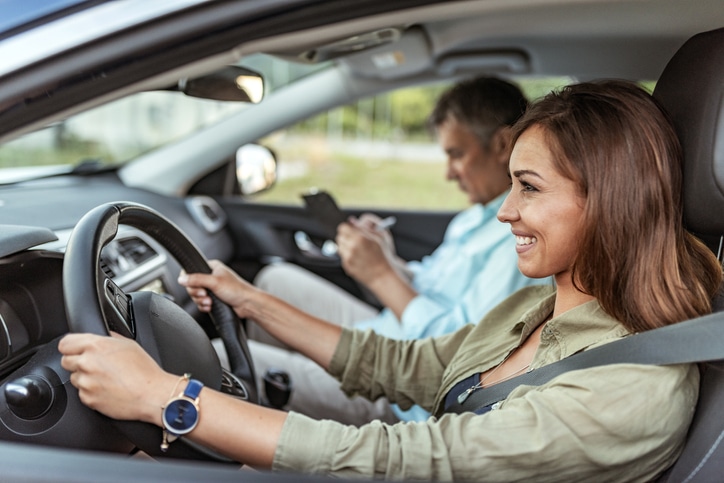 auto-école, ,moniteur, monitrice, métier, formation, reconversion professionnelle, permis de conduire, formation, changer de métier, Orient'Action vous accompagne dans votre projet d'évolution ou de reconversion professionnelle