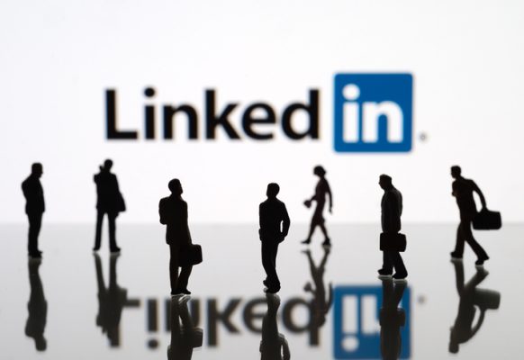LinkedIn, réseau social professionnel, profil, trouver un emploi, chasser, répondre à annonce, optimiser son profil, sites de recherche d'emploi, Orient'Action vous accompagne dans votre recherche d'emploi