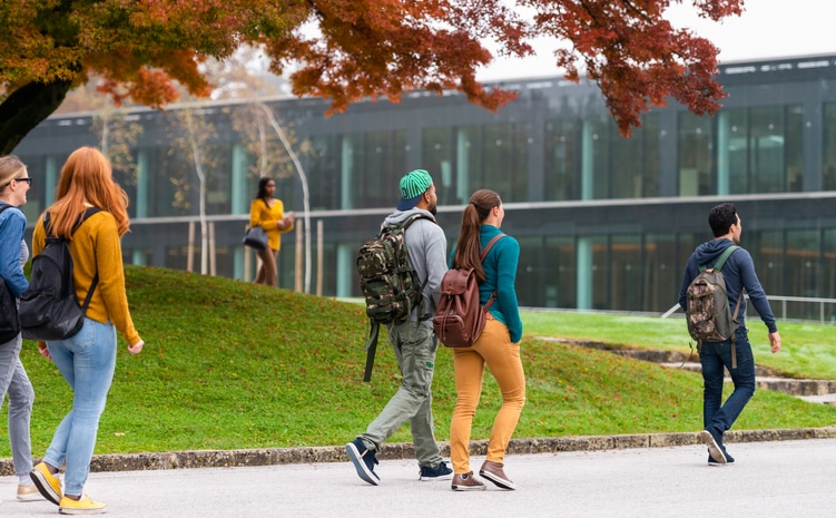 parcoursup, inscriptions, calendrier, 2021, différentes étapes, quatre étapes, marche à suivre, université, école d'ingénieure, préparer votre avenir avec Orient'Action, accompagnement des jeunes de 15 à 25 ans