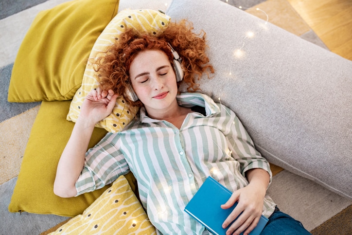 musique relaxante, écouter de la musique, se détendre, décompresser, journée stressante, stress au travail, lâcher-prise, gérer son stress et ses émotions avec Orient'Action