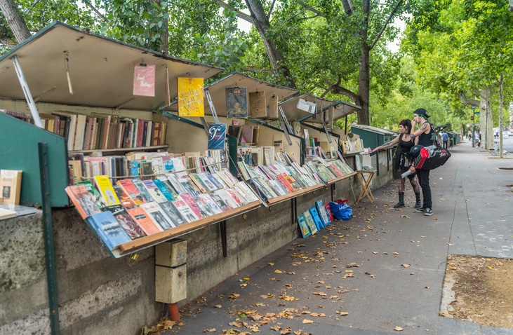 métiers du livre, quizz, test, jeu, libraire, illustrateur, correcteur, rédacteur, carrière, formation, faire de sa passion un métier, réussir sa transition professionnelle avec Orient'Action