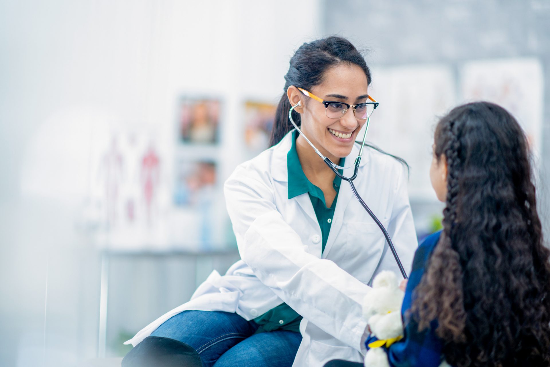 médecin, reconversion professionnelle, options possibles, psychologue, éducateur, empathie, formateur, bilan de compétences, orientaction