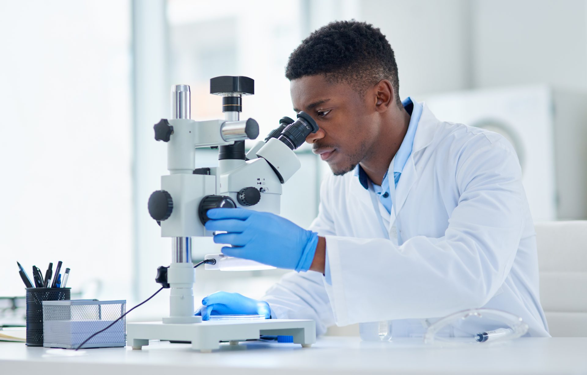 poste de technicien, ingénieur, chercheur, organisme de recherche, CNRS, INRAE, INSERM, CEA, EPST, EPIC, formation, diplôme, université, bilan de coméptences, ORIENTACTION