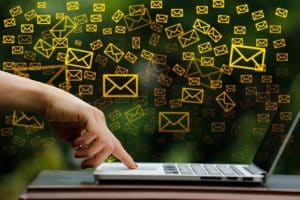 Booster ses ventes, Stratégies de vente, Augmentation du chiffre d'affaires, Techniques de vente efficaces, Conseils experts pour vendre, Optimisation des performances commerciales, Croissance des ventes, Ventes et marketing, Amélioration du processus de vente, Conseils pour entrepreneurs, Vente et persuasion, Secrets de la vente réussie, Développement des affaires, Approches modernes de la vente, Astuces pour augmenter les ventes, Innovation en marketing, Formation en vente, Guides pour vendeurs, Outils de vente innovants, Maximiser les profits, Stratégies de prix, Conseils en gestion des ventes, Renforcement des relations clients, Satisfaction et fidélisation du client, Techniques de closing efficaces.