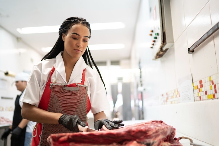 Reconversion boucher, Métiers de l'alimentation, Devenir traiteur, Chef cuisinier, Formations après boucherie, Carrière en restauration, Commercial en produits alimentaires, Artisan charcutier, Conseiller gastronomique, Métiers de l'agroalimentaire, Expert en sécurité alimentaire, Gestionnaire de stock, Responsable de rayon boucherie, Conseiller en nutrition, Reconversion en sommellerie, Entrepreneur restauration rapide, Reconversion en agriculture, Métier de fromager, Éducateur culinaire, Inspecteur sanitaire, Manager en grande distribution, Commercial en équipements de boucherie, Formateur en métiers de bouche, Responsable qualité agroalimentaire, Conseiller en développement durable agroalimentaire