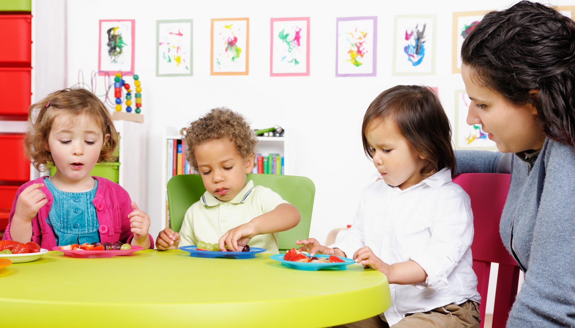 Reconversion professionnelle, auxiliaire de vie scolaire, métier, évolution professionnelle, enseignement, AVS, empathie, patience, écoute, secteur social, bilan de compétences, ORIENTACTION