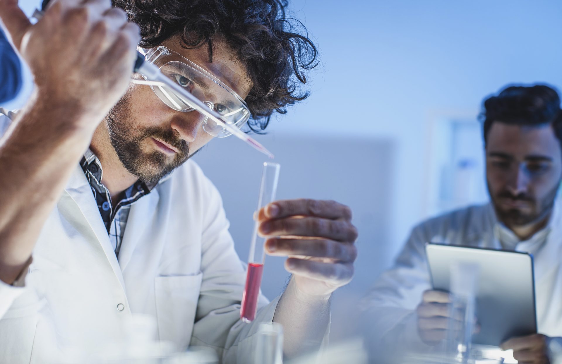 préparateur, préparatrice, pharmacie, reconversion professionnelle, cadre de santé, fonction publique hospitalière, hôpital, bilan de compétences, orientaction