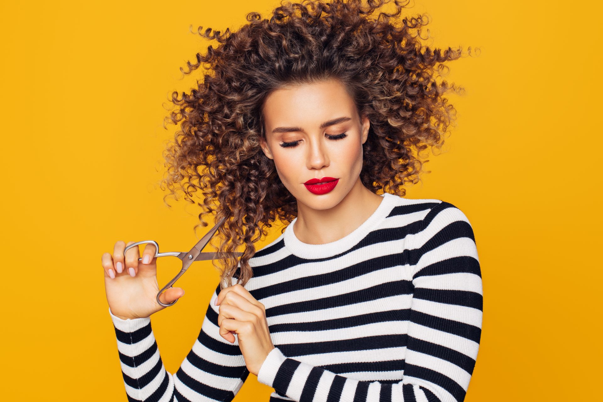 coiffeur, coifeuse, métier, reconversion, formation,relationnel, sens esthétique, amabilité, disponibilité, dextérité, bilan de compétences, orientaction