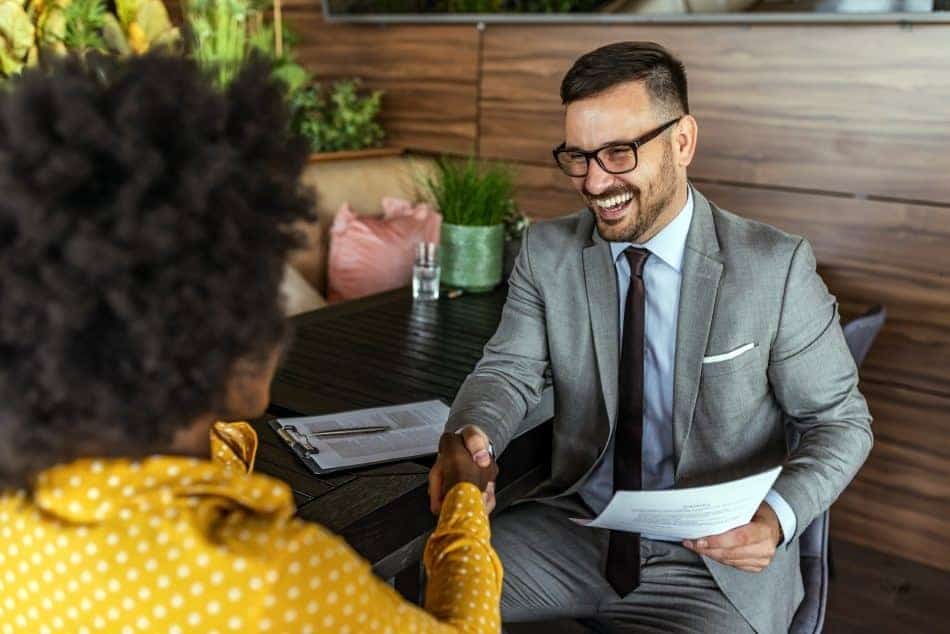 ORIENTACTION, négociation salariale, augmenter salaire, conseil en carrière, stratégies de négociation, valeur marchande, compétences, bénéfices sociaux, salaire de base, entretien d'embauche, performance au travail, préparation à la négociation, comparaison salariale, étude de marché, avantages en nature, grille salariale, évaluation des compétences, argumentation, offres d'emploi, expertise en négociation, coaching professionnel, benchmark salarial, salaire compétitif, tactiques de négociation, salaire et carrière