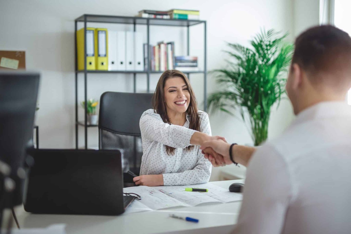 Témoignage ORIENTACTION, Consultante en bilan de compétences, Sophrologue, Double carrière, Expérience professionnelle, Conseils en orientation, Sophrologie et carrière, Bilan de compétences, Conseil en évolution professionnelle, Développement de compétences, Coaching professionnel, Pratique de la sophrologie, Équilibre travail-vie personnelle, Travail chez ORIENTACTION, Techniques de relaxation, Formation continue, Retour d'expérience, Équipe ORIENTACTION, Bien-être au travail, Sophrologie en entreprise, Accompagnement de carrière, Santé mentale au travail, Gestion du stress, Emploi chez ORIENTACTION, Sophrologue consultante.