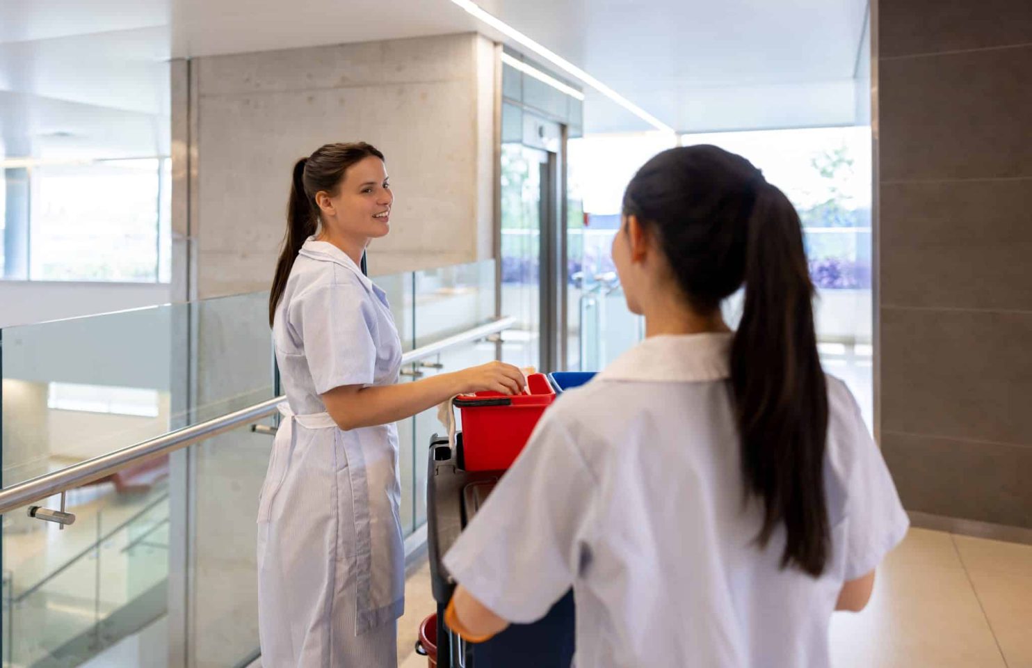 reconversion du personnel de nettoyage de l'hôpital public, bionettoyage, blanchisserie, compétences du personnel de nettoyage de l'hôpital public, comment se reconvertir quand on fait partie du personnel de bio-nettoyage de l'hôpital, bilan de compétences ORIENTACTION, compétences du du personnel de bio-nettoyage de l'hôpital, voies de reconversion possibles, soft skills du du personnel de nettoyage de l'hôpital public, comment se reconvertir quand on fait partie du personnel de bio-nettoyage de l'hôpital public, bénéfices du bilan de compétences ORIENTACTION, ORIENTACTION leader du bilan de compétences, financement du bilan de compétences, conditions d'éligibilité du bilan de compétences, ANFH, changement de métier, faire évoluer sa carrière, augmenter son salaire, développement des compétences, reconversion des agents de nettoyage, évolution vers les métiers de la restauration, métiers sans diplôme, démarche pour obtenir le financement d'un bilan de compétences, agents de nettoyage et changement de métier, évolution professionnelle