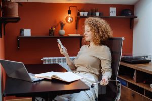 Offres d'emploi, été, recherche d'emploi, candidature, CV, lettre de motivation, recrutement estival, opportunités d'emploi, emploi saisonnier, postuler en été, carrière, entrevue, chasse à l'emploi, recrutement, marché du travail, recherche de carrière, opportunités estivales, processus de candidature, emplois vacances, postes vacants, recherche d'emploi estivale, processus de recrutement, candidature d'emploi, compétences professionnelles, emploi.