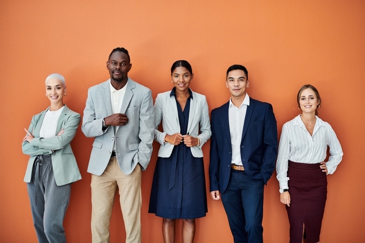 Plan de sauvegarde de l'emploi (PSE), Restructuration, Licenciement économique, Mesures sociales, Droit du travail, Accompagnement salarial, Reconversion professionnelle, Gestion des ressources humaines, Formation continue, Obligations de l'employeur, Dialogue social, France, Indemnités de licenciement, Procédure collective, Accords collectifs, Mobilité interne, Protection des salariés, Mesures alternatives, Prévention des licenciements, Cellule de reclassement, Bilan de compétences, Validation des acquis de l'expérience (VAE), Concertation syndicale, Droits du salarié, Redéploiement professionnel.