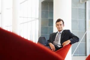 Reconversion professionnelle, Administrateur de biens, Gestion immobilière, Compétences transférables, Formation gestion locative, Gestion patrimoniale, Droit immobilier, Relation propriétaires-locataires, Syndic de copropriété, Optimisation foncière, Formation continue, Transition carrière, Comptabilité immobilière, Réglementations locatives, Gestion de portefeuille, Maintenance immobilière, Certifications professionnelles, Aspects légaux, Gestion des baux, Stratégies d'investissement, Réseau professionnel, Valorisation expérience, Responsabilités administratives, Services aux copropriétaires, Evolution professionnelle.