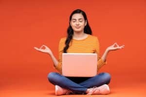 Retour de congés, Reprise du travail, Transition en douceur, Gestion du stress post-vacances, Planification de la reprise, Organisation des tâches, Priorisation post-congé, Équilibre travail-vie, Astuces de relaxation, Mise en place d'une routine, Conseils bien-être, Eviter la surcharge, Fixer des objectifs réalisables, Gestion des emails accumulés, Communication avec les collègues, Retour progressif, Temps pour soi, Techniques de respiration, Agenda allégé, Flexibilité horaire, Retrouver son rythme, Préparation mentale, Espace de travail organisé, Déconnexion des outils numériques, Régulation du sommeil.