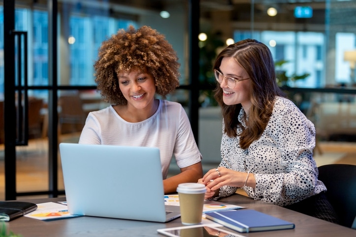 synthèse bilan de compétences, méthodologie, évaluation de compétences, orientation professionnelle, développement de carrière, diagnostic professionnel, rapport de bilan, inventaire des compétences, coaching professionnel, objectifs de carrière, gestion des talents, analyse SWOT, plan d'action, conseil en orientation, compétences transférables, guide du bilan de compétences, stratégie de carrière, aptitudes professionnelles, évaluation de talents, conseils pratiques, gestion de carrière, points forts et faibles, entretien professionnel, compétences clés, démarche de bilan