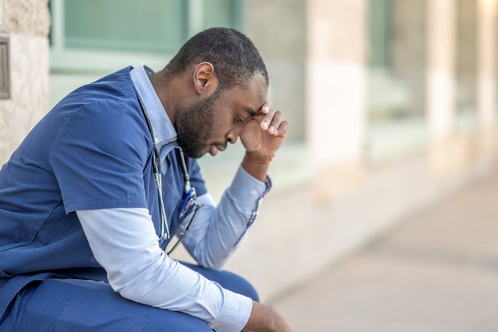 Souffrance au travail, fonction publique, mesures préventives, harcèlement moral, démarches administratives, syndicats, santé mentale, bien-être, soutien psychologique, recours juridique, burnout, droits des fonctionnaires, dialogue social, gestion du stress, signalement, consultation médicale, travailleurs sociaux, gestion des conflits, ressources humaines, législation, protection des employés, administration publique, assistance psychologique, ligne d'écoute, environnement de travail sécurisé