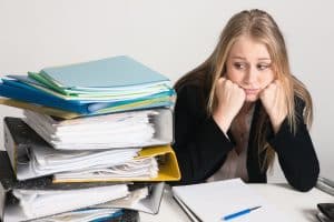 Procrastination, Test, Report, Ajourner, Délai, Motivation, Distraction, Résistance, Laziness (paresse), Tâche, Productivité, Priorité, Engagement, Habitude, Gestion du temps, Report de tâche, Efficacité, Décision, Evitement, Stress, Auto-sabotage, Aplatissement, Organisation, Concentration, Auto-évaluation.