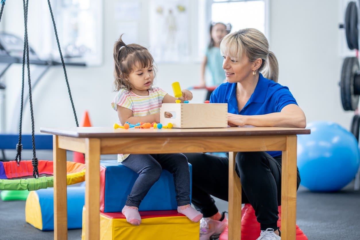 Auxiliaire de puériculture ORIENTACTION Petite enfance Soins infantiles Développement de l'enfant Fiche de poste Éducation précoce Garderie Soin des nourrissons Activités éducatives Surveillance des enfants Emploi en puériculture Formation en puériculture Compétences en puériculture Interaction avec les enfants Santé infantile Sécurité des enfants Alimentation infantile Jeux éducatifs Crèche Maternelle Psychologie de l'enfant Certification en puériculture Hygiène infantile Carrière en puériculture