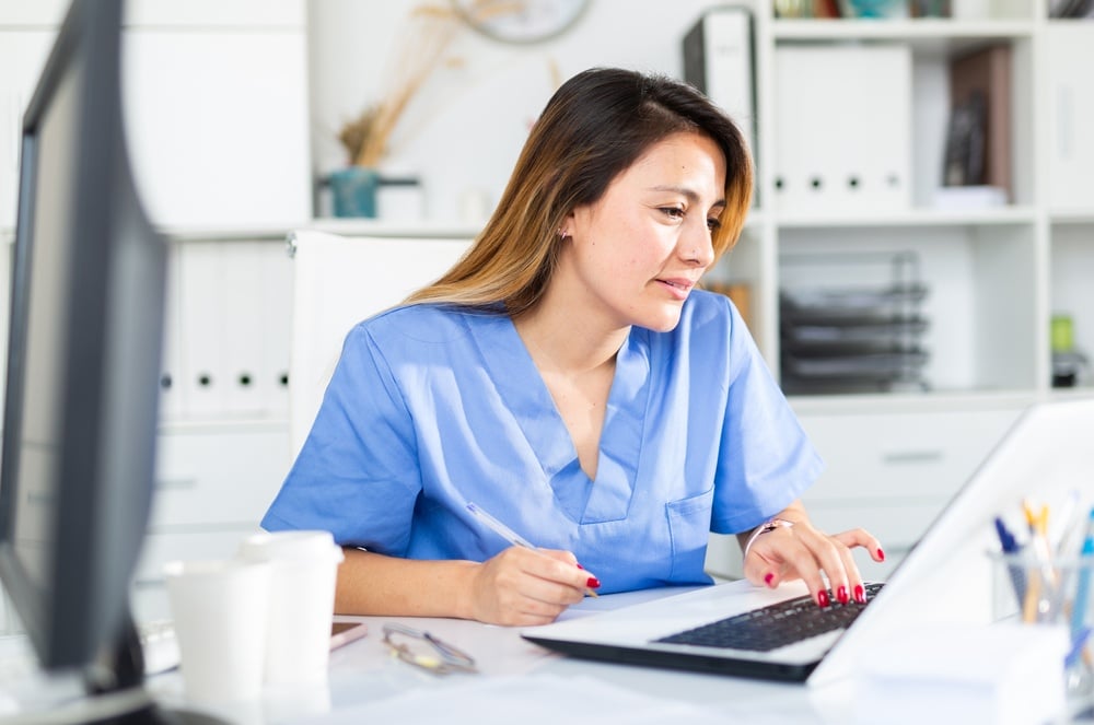 Lettre de motivation, Aide-soignante, Exemple de candidature, Soins de santé, Compétences en soins infirmiers, Empathie et compassion, Profession médicale, Communication patient, Assistance médicale, Qualifications en soins, Expérience en hôpital, Soin des patients, Éthique de travail, Formation en soins infirmiers, Motivation pour les soins, Équipe médicale, Engagement professionnel, Prise en charge des patients, Secteur de la santé, Assistance sanitaire, Dévouement en soins, Réalisation professionnelle, Pratique infirmière, Profil soignant, Collaboration clinique.