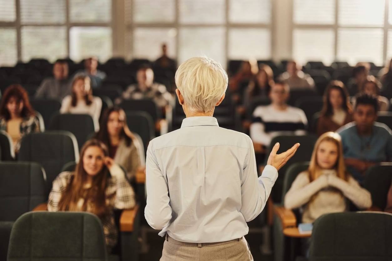 Instituts d'Administration des Entreprises, IAE, Formation en gestion, Éducation commerciale, Masters en management, Écoles de commerce, Programmes MBA, Enseignement supérieur en gestion, Formation en administration des affaires, IAE en France, Réseau des IAE, Cursus universitaire, Développement professionnel, Compétences en affaires, Management et leadership, Formation en entreprise, Recherche en gestion, Accréditations académiques, Carrière en administration des entreprises, Alternance en gestion, Réseau d'alumni IAE, Entrepreneuriat et innovation, Stratégie d'entreprise, Gestion des ressources humaines, Marketing et finance.