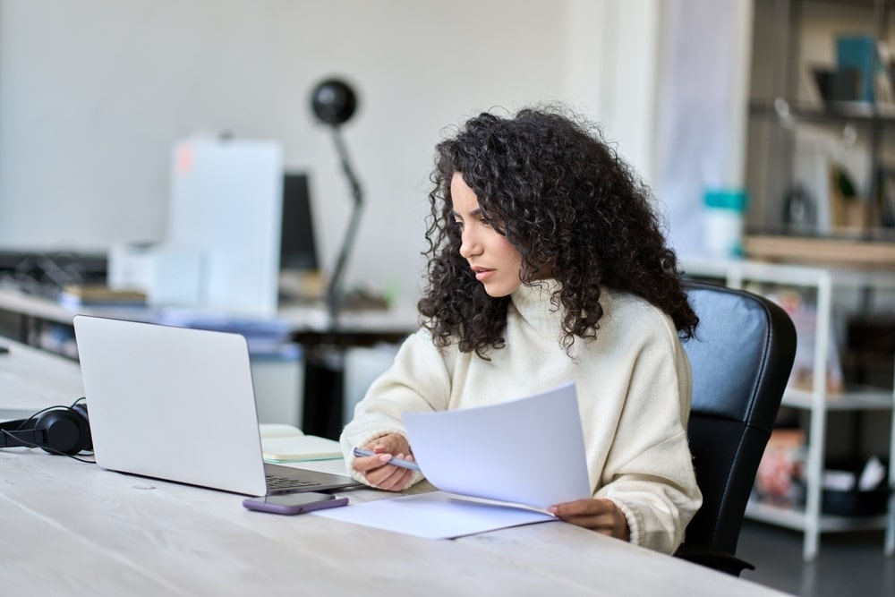 Reconversion professionnelle, Gestionnaire de paie, Ressources humaines, Comptabilité, Gestion de la paie, Formation BTS Gestion de la PME, DUT Gestion des Entreprises et des Administrations, Logiciels de paie, Réglementation du travail, Déclarations sociales, Carrière en RH, Expertise en paie, BTS comptabilité, Droit du travail, Certifications en paie, Administration du personnel, Éthique professionnelle, Confidentialité, Gestion de salaires, Précision et attention aux détails, Communication en entreprise, Carrière en comptabilité, ORIENTACTION, Bilan de compétences, Opportunités de carrière en gestion de paie.