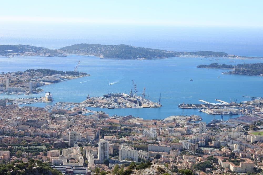 bilan de compétences, Toulon, réorientation professionnelle, carrière, évaluation des compétences, coaching professionnel, transition de carrière, développement des compétences, conseil en orientation professionnelle, objectifs de carrière, auto-évaluation, compétences transférables, formation continue, amélioration des compétences, parcours professionnel, épanouissement au travail, gestion de talents, perspectives professionnelles, décision de carrière, identification de la passion, aspirations professionnelles, plan de développement professionnel, compétences clés, orientation de carrière, potentiel professionnel