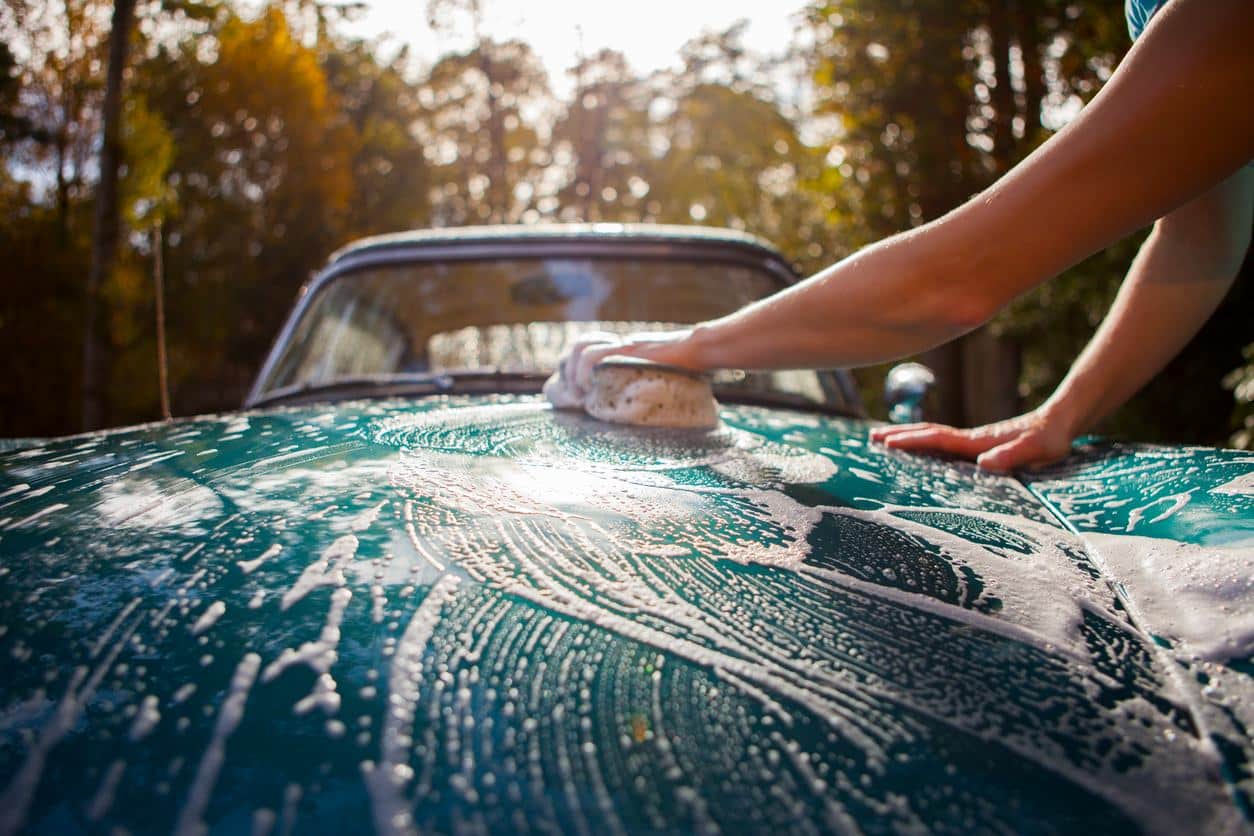 interdiction de lavage, laver voiture à domicile, réglementations environnementales, pollution des eaux, gestion de l'eau, économie d'eau, restrictions locales, amendes pour lavage de voiture, conseils de lavage de voiture, alternatives de nettoyage, lavage écologique, stations de lavage auto, impact environnemental, règles municipales, préservation des ressources, eaux usées, savons et détergents, pratiques durables, nettoyage sans eau, lavage à sec auto, produits de nettoyage écologiques, réglementation sur l'eau, nettoyage de voiture