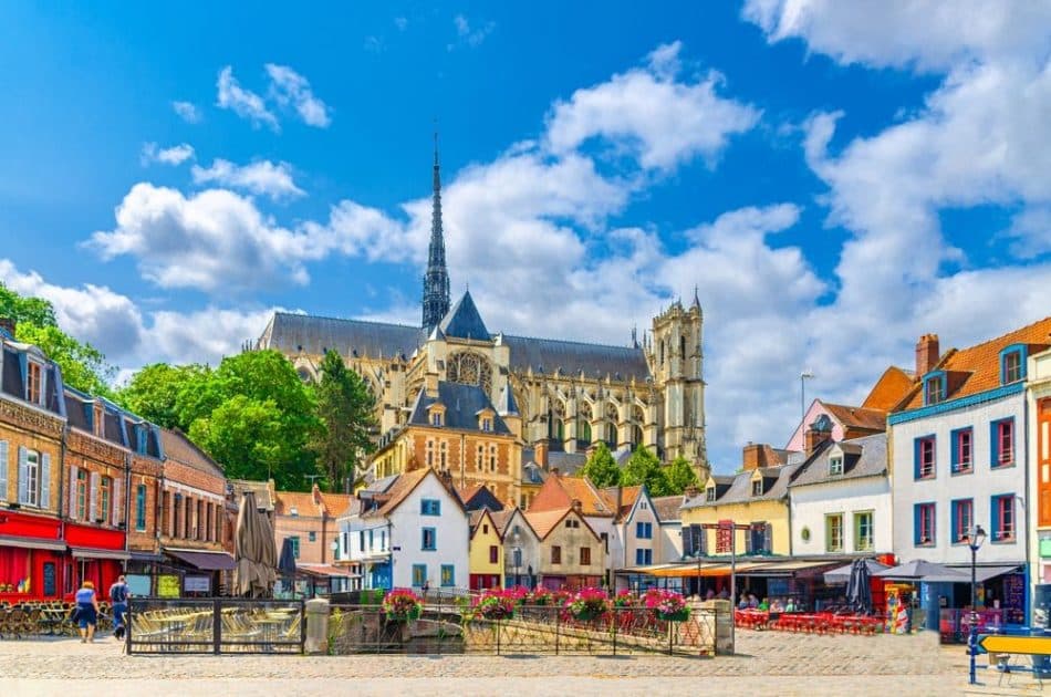 bilan de compétences, Amiens, réorientation professionnelle, carrière, évaluation des compétences, coaching professionnel, transition de carrière, développement des compétences, conseil en orientation professionnelle, objectifs de carrière, auto-évaluation, compétences transférables, formation continue, amélioration des compétences, parcours professionnel, épanouissement au travail, gestion de talents, perspectives professionnelles, décision de carrière, identification de la passion, aspirations professionnelles, plan de développement professionnel, compétences clés, orientation de carrière, potentiel professionnel