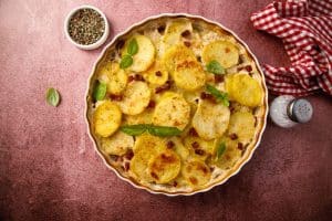 cooking, psychology, gratin dauphinois, recipe, well-being, food, comfort food, culinary preparation, emotions, satisfaction, flavours, cooking techniques, ingredients, tradition, sensory experience, eating pleasure, therapeutic cooking, sharing, creativity, taste memory, culinary heritage, relaxation, cooking therapy, gastronomy, emotional bonding