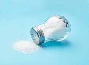 consommation de sel, test de sel, excès de sel, risques liés au sel, réduire le sel, sel et santé, impact du sel sur la santé, hypertension, sel caché, régime alimentaire, santé cardiovasculaire, conseils nutritionnels, sel dans les aliments, réduire la consommation de sel, effets du sel, régime faible en sel, contrôle du sel, alimentation saine, sel et maladies cardiaques, sodium, alternatives au sel, éducation nutritionnelle, nutrition et santé, sel et pression artérielle, gestion de l'alimentation.