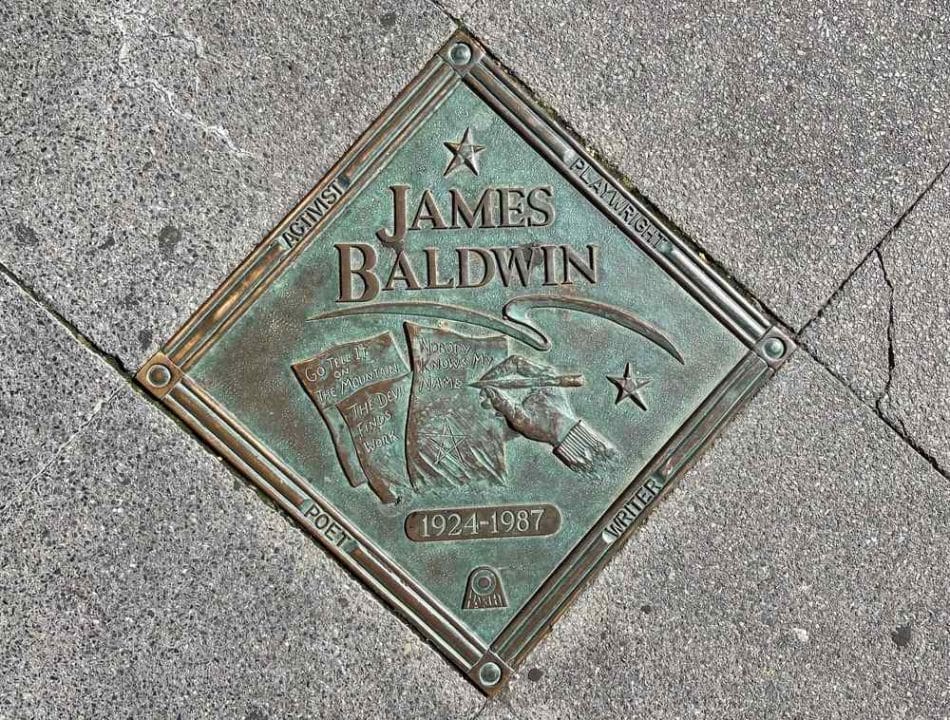 Dix citations inspirantes, James Baldwin, citations célèbres, inspiration, sagesse, pensée profonde, réflexion, motivation, littérature, écriture, auteur, humanisme, droits civiques, introspection, critique sociale, identité, race, égalité, amour, liberté, justice, héritage littéraire, courage, vérité, transformation, société, résilience.