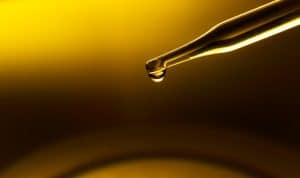 huiles essentielles, sommeil profond, sommeil réparateur, aromathérapie, relaxation, insomnie, stress, lavande, camomille, ylang-ylang, bergamote, cèdre, marjolaine, huile de mandarine, huile de bois de santal, bien-être, détente, trouble du sommeil, rituel de nuit, endormissement, sérénité, qualité du sommeil, ambiance apaisante, usage des huiles, diffusion huiles essentielles