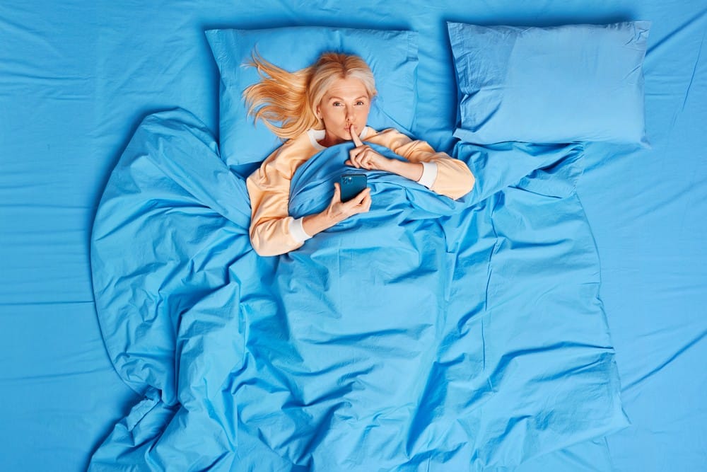 sommeil, santé, repos, profond, réparateur, qualité, nuit, dormir, bien-être, relaxation, hygiène du sommeil, cycles, REM, insomnie, rêves, fatigue, régénération, tranquillité, horloge biologique, rituels du coucher, matelas, chambre, obscurité, silence, hormones du sommeil.