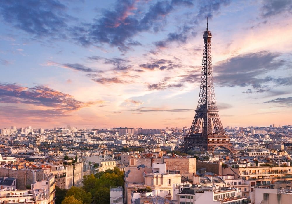 outplacement, Paris, accompagnement professionnel, transition de carrière, coaching individuel, recherche d'emploi, bilan de compétences, CV, préparation aux entretiens, conseils personnalisés, reconversion, formation professionnelle, mobilité interne, consultants d'outplacement, stratégie de carrière, réseau professionnel, soutien psychologique, offres d'emploi, expertise, satisfaction client, coaching de groupe, développement des compétences, plan d'action, services sur mesure, accompagnement à la réinsertion.