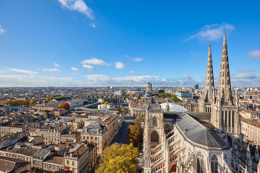 reclassement, cabinet, Bordeaux, outplacement, transition professionnelle, accompagnement, employabilité, bilan de compétences, coaching, reconversion, soutien, recherche d'emploi, compétences, marché de l'emploi, secteur économique, formation, accompagnement personnalisé, profil professionnel, réseau, opportunités, gestion de carrière, employeurs, candidats, stratégie professionnelle.