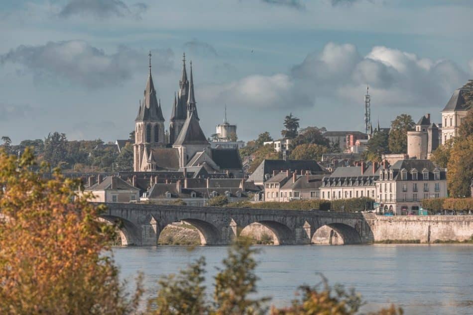 reclassification consultancy Tours, professional support Tours, career transition, professional reconversion, skills assessment Tours, redundancy support, professional mobility, career coaching, reclassification solutions, HR expert Tours, job search, professional development, career security, personalized support, reclassification methods, Tours region, employability, transition expertise, individual solutions, specialist consultancy, professional relaunch, career management, outplacement Tours, global support, reconversion coaching