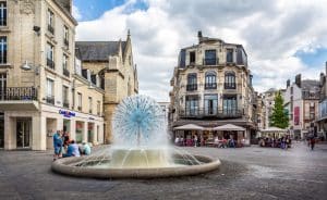 VAE, Reims, validation des acquis, certification, reconnaissance des compétences, accompagnement, formation, parcours professionnel, marché de l'emploi, consultants, expérience professionnelle, reconversion, développement de carrière, opportunités, méthodologie, soutien à distance, réussite, livret de VAE, compétences reconnues, projet professionnel, ambitions, témoignages, conseils personnalisés, sessions en ligne, ORIENTACTION.