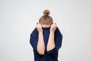 phobie sociale, anxiété sociale, isolement, peur du regard des autres, trouble d'anxiété sociale, santé mentale, bien-être, interactions sociales, estime de soi, confiance en soi, accompagnement personnalisé, ORIENTACTION, coaching phobie sociale, gestion des émotions, symptômes physiques, évitement, relations personnelles, vie professionnelle, solitude, dépression, techniques de relaxation, visualisation positive, mises en situation, compétences sociales, équilibre émotionnel, liberté sociale.