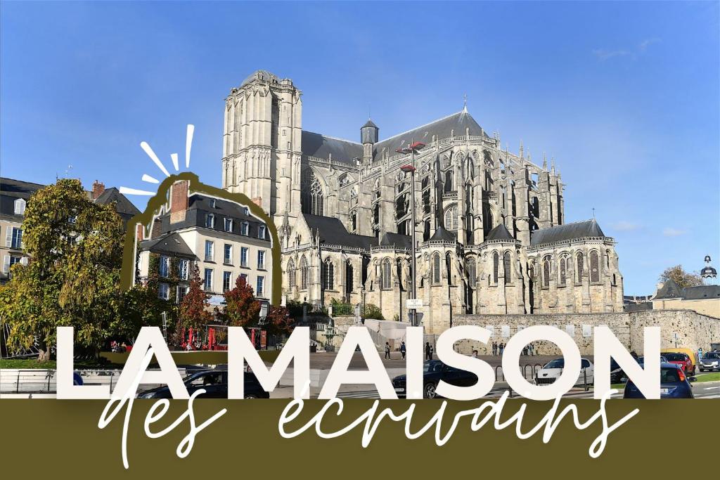 salle de réunion Le Mans, location espace professionnel, Maison des écrivains, séminaire Le Mans, salle équipée, événement professionnel, réunion d'affaires, espace coworking, location courte durée, centre de conférence, salle modulable, réception professionnelle, formation en présentiel, espace inspirant, cadre historique, lieu atypique, capacité accueil, équipements audiovisuels, accessibilité PMR, parking proche, centre-ville Le Mans, ambiance littéraire, réservation en ligne, prix compétitif, salle privatisable