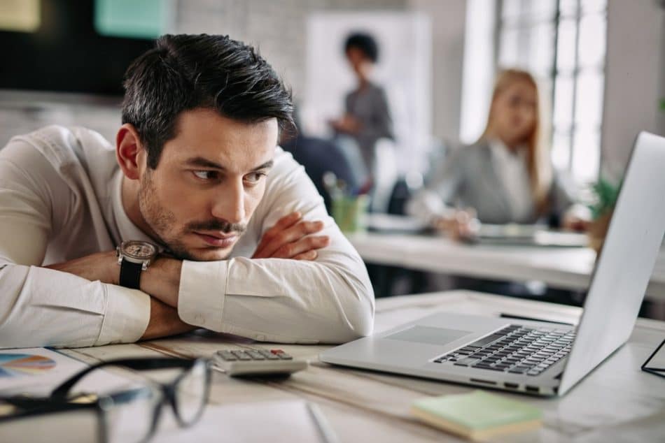 test bore-out, risque bore-out, ennui au travail, sous-charge mentale, désengagement professionnel, souffrance psychologique, manque motivation, épuisement par l'ennui, détresse professionnelle, santé mentale, bien-être travail, QVT, prévention risques, symptômes bore-out, diagnostic professionnel, management préventif, reconnaissance travail, sens au travail, stimulation professionnelle, évaluation RH, climat social, indicateurs bore-out, sous-utilisation compétences, frustration professionnelle, amélioration conditions travail