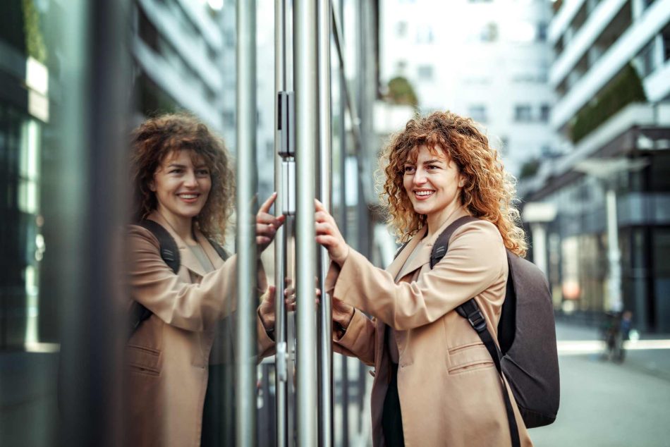 stress retour bureau 2025, rentrée professionnelle 2025, gestion stress travail, bien-être au bureau, transition post-vacances, réadaptation professionnelle, routines anti-stress, climat travail serein, prévention burn-out, équilibre vie pro-perso, détente en entreprise, concentration au travail, motivation rentrée, organisation du temps, pauses efficaces, ergonomie bureau, cohésion d'équipe, communication bienveillante, reconnaissance professionnelle, outils gestion stress, résilience mentale, santé psychologique, productivité sans stress, environnement travail positif, méthodes relaxation bureau