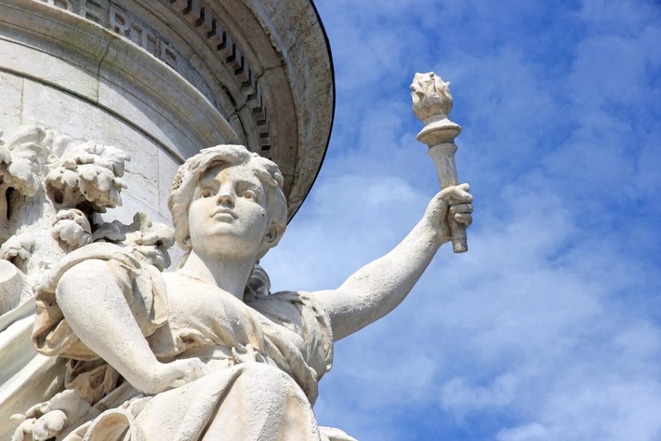 dissolution Assemblée nationale, dates clés dissolution, histoire politique française, moments historiques dissolution, Ve République, crises institutionnelles, tournants politiques, dissolution 1962, dissolution 1968, dissolution 1981, dissolution 1988, dissolution 1997, dissolution 2024, conséquences dissolution, élections anticipées, changements politiques, analyse historique, leçons du passé, impact dissolution, démocratie française, majorités présidentielles, contextes historiques, décisions présidentielles, héritage politique, mémoire collective